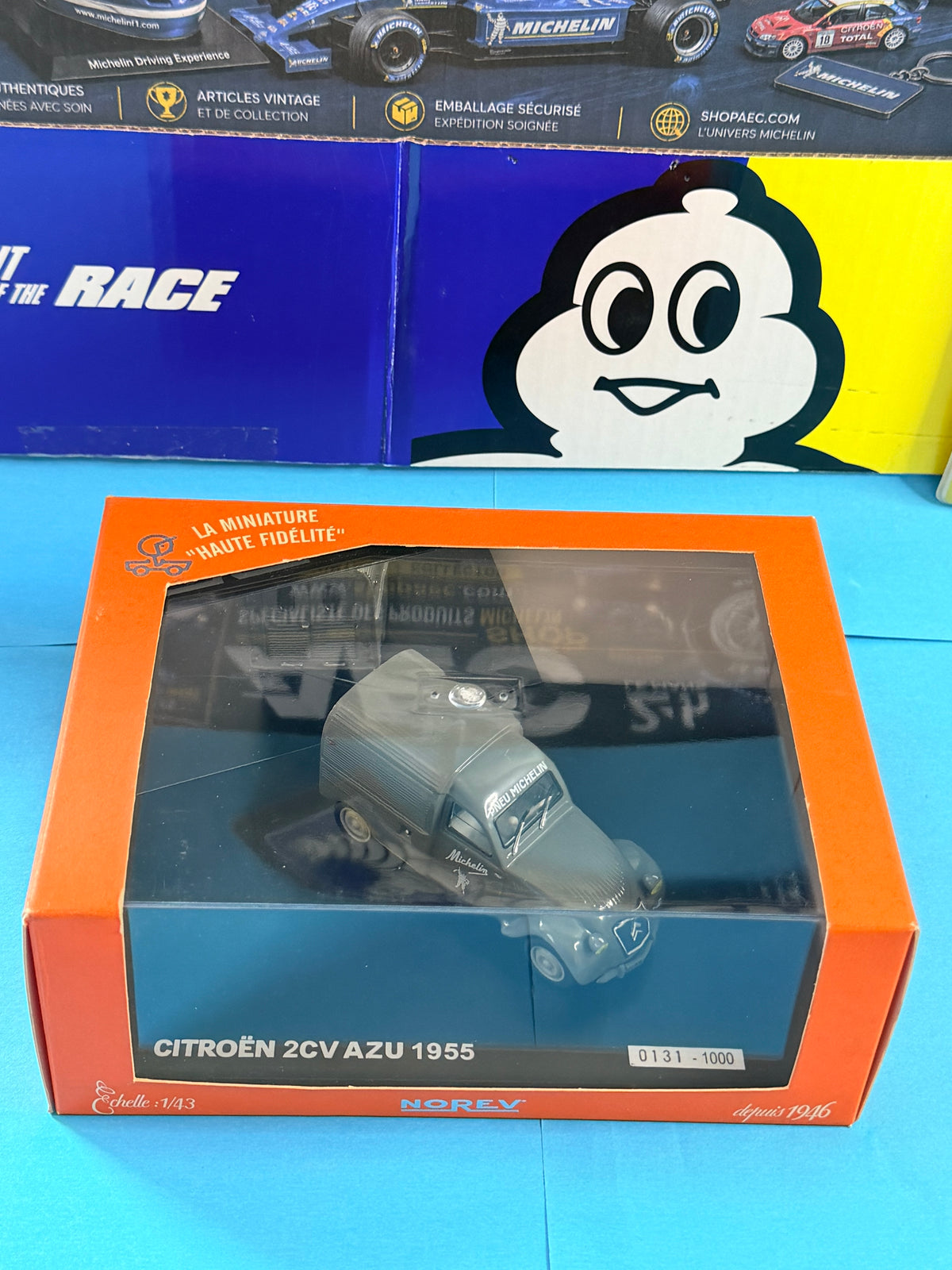 Citroën 2CV AZU 1955 Michelin Norev 1/43 édition numérotée 0131/1000 (tel:0131/1000) avec boîte d’origine