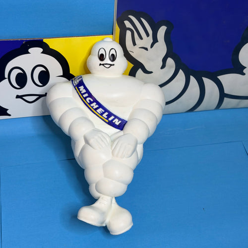 Bibendum camionnette Michelin vintage – vue de profil