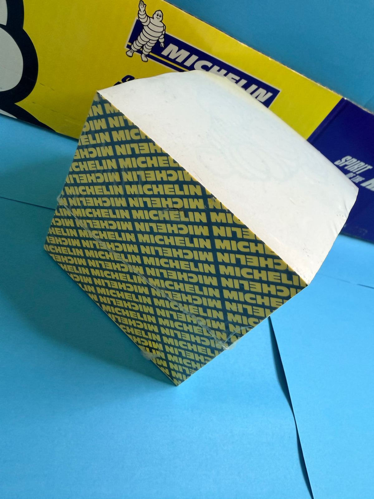 Bloc-notes publicitaire Michelin de collection avec tranches imprimées bleu et jaune