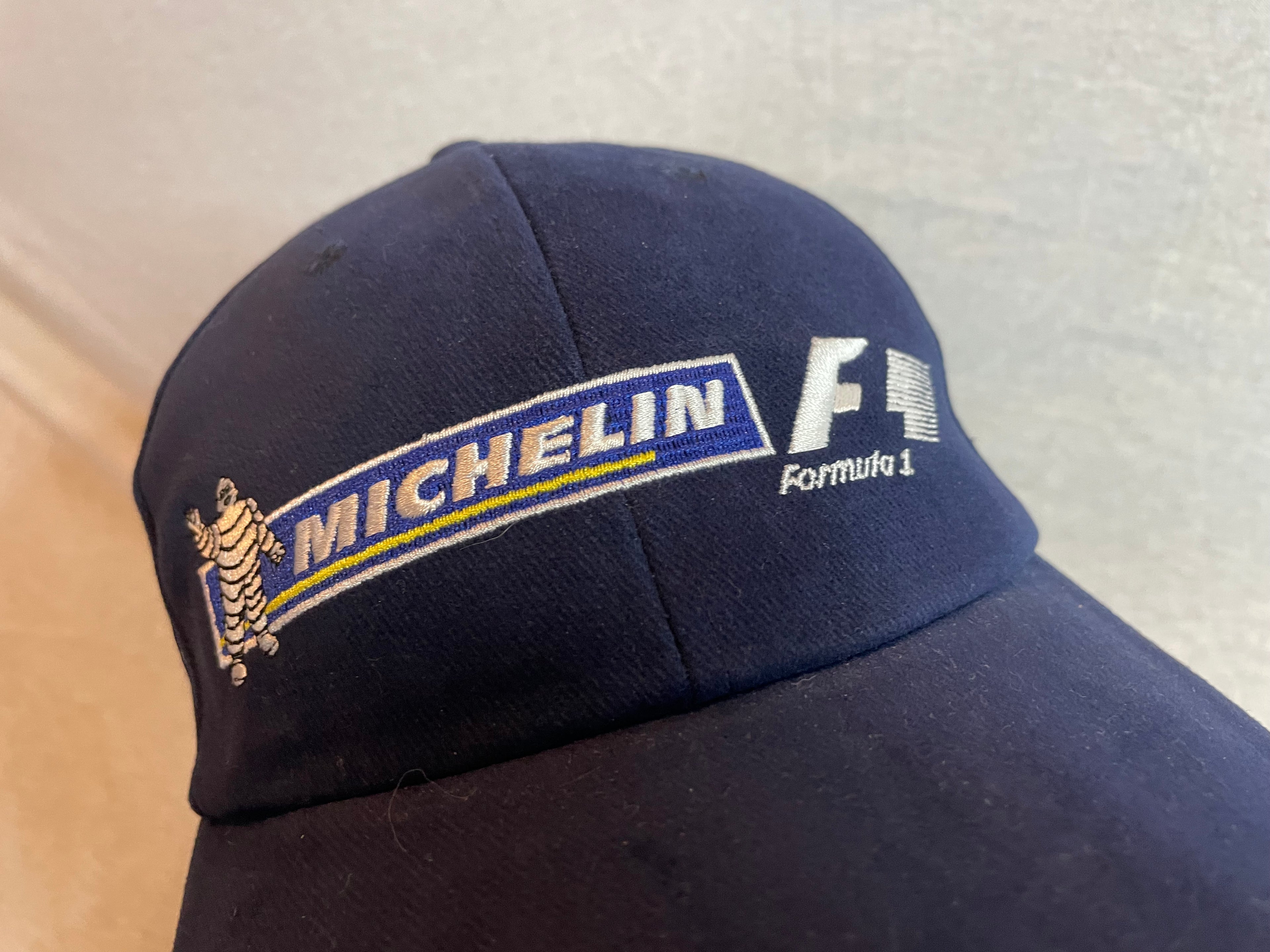 CASQUETTES PODIUMS SAISON F1 2004