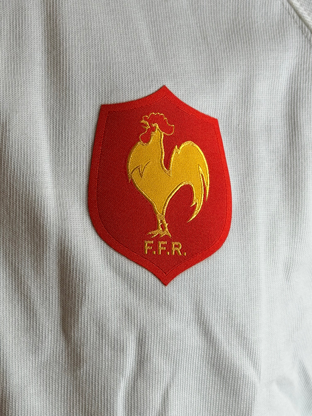 Détail écusson officiel FFR coq maillot XV de France Rugby Nike 2007