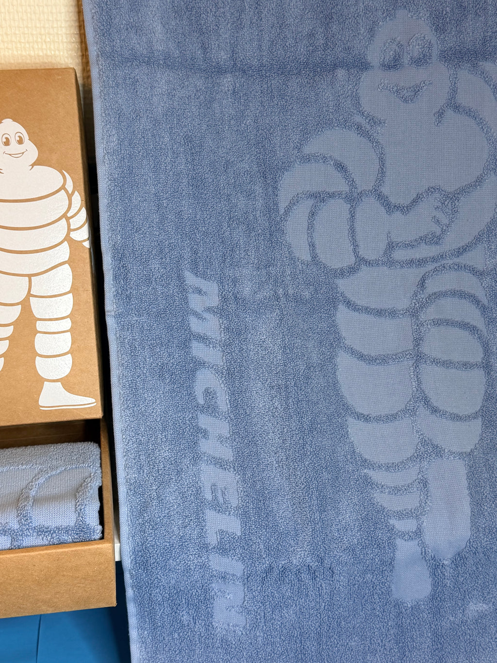 COFFRET MICHELIN BIBENDUM LOT DE 2 SERVIETTES