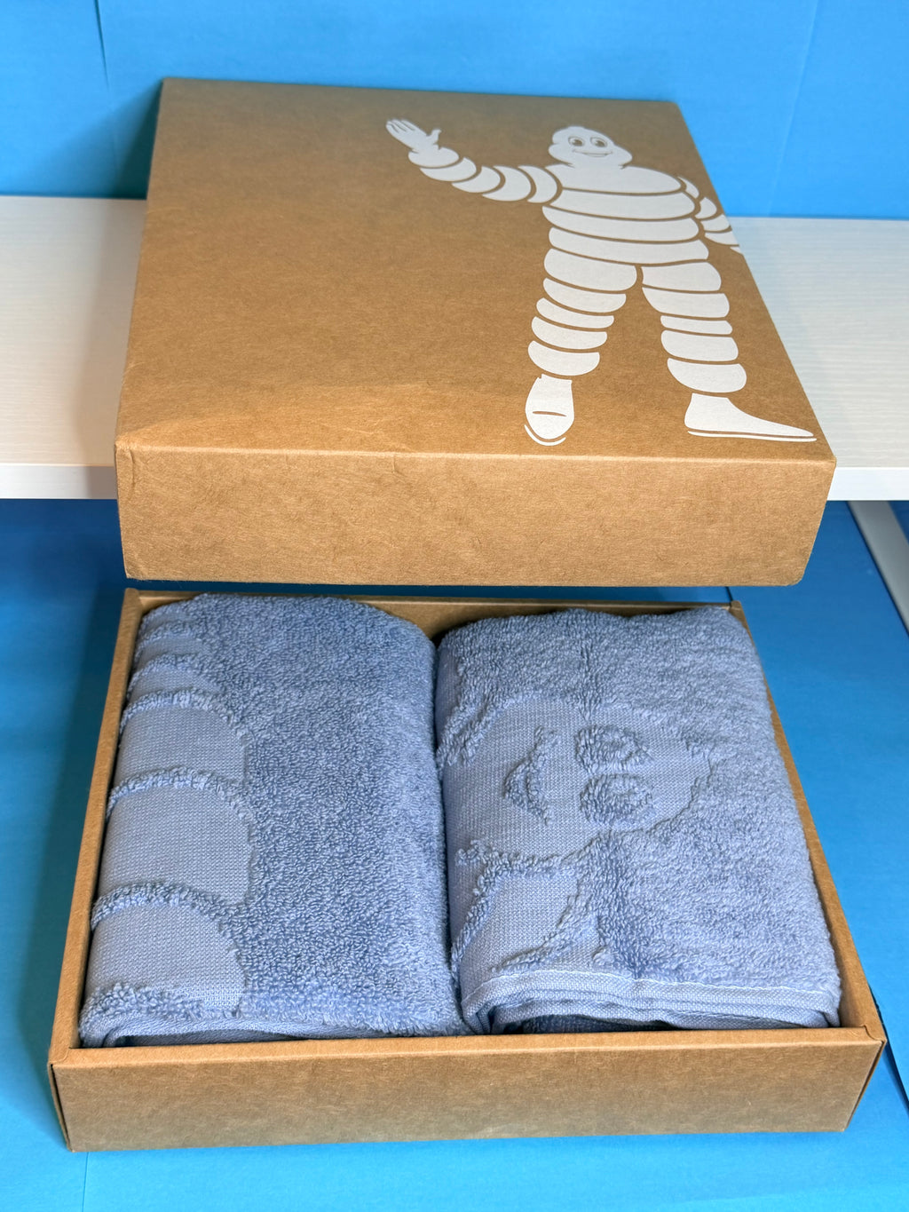 COFFRET MICHELIN BIBENDUM LOT DE 2 SERVIETTES
