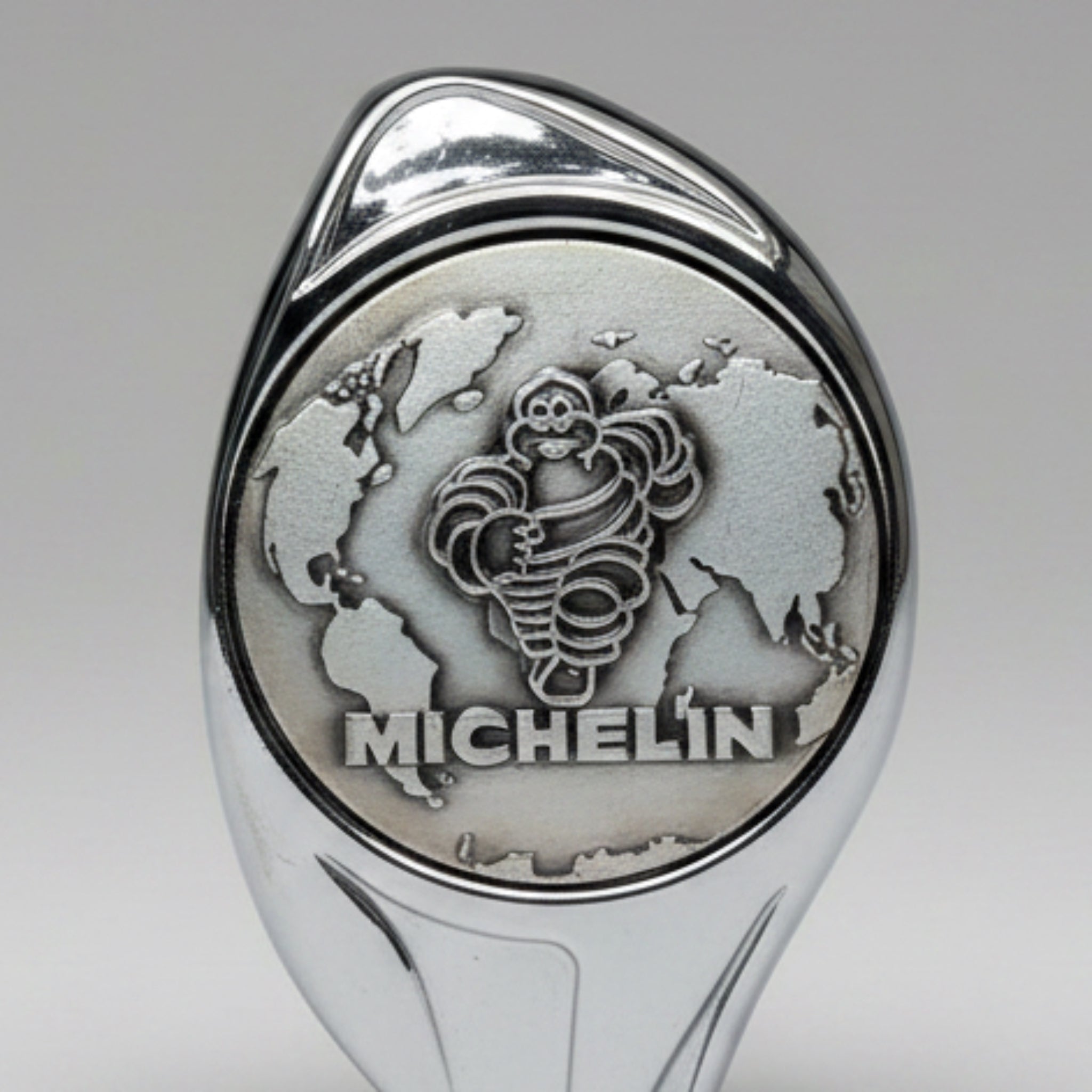 MICHELIN BIBENDUM COUPE PAPIER