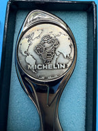 MICHELIN BIBENDUM COUPE PAPIER