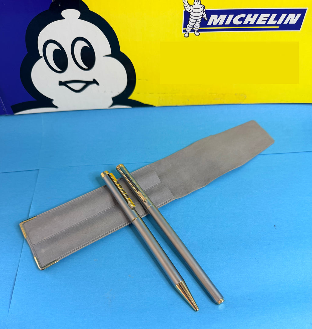 SUPERBE PARRURE VINTAGE DEUX STYLOS MICHELIN