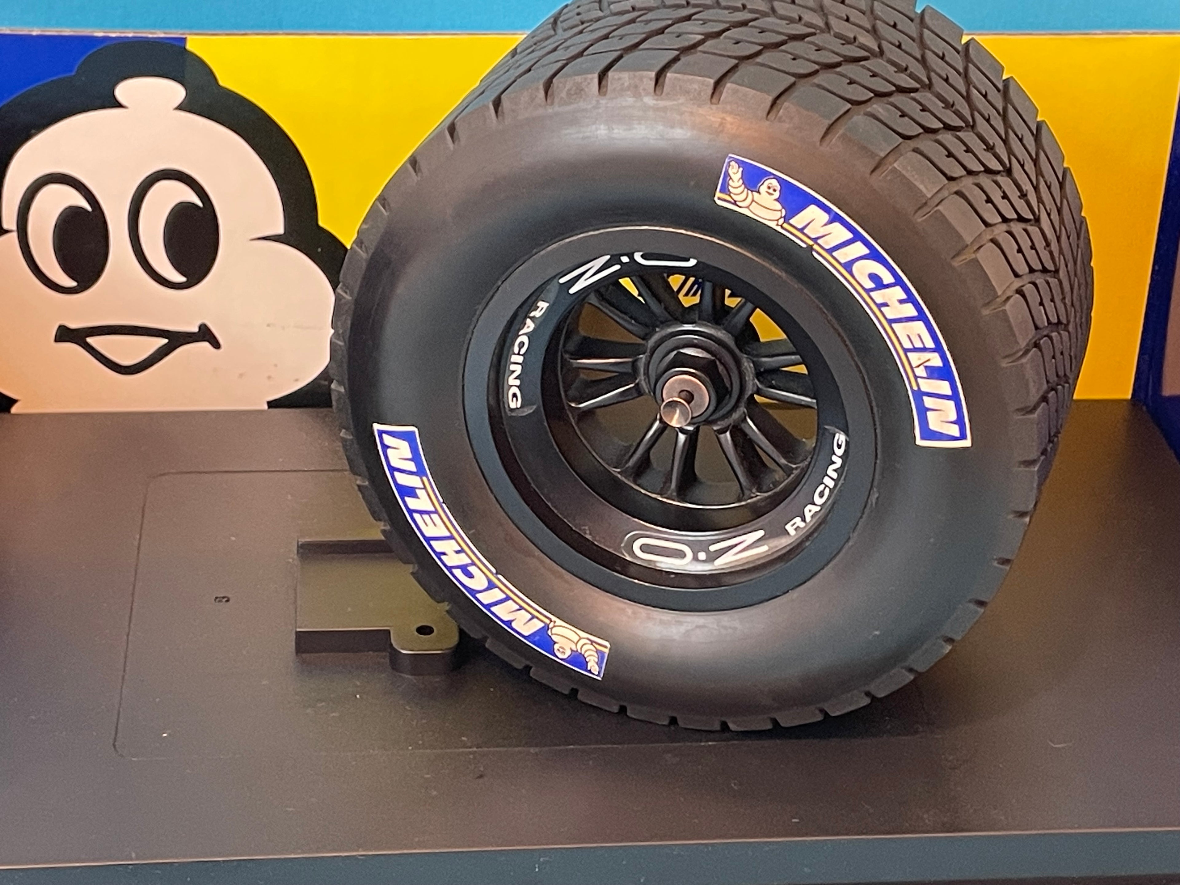 MICHELIN FORMULE 1 - 1/5ème - ROUE officielle