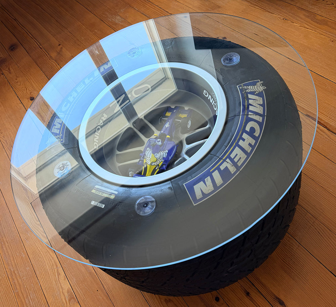 UNE ROUE DE F1 DANS VOTRE SALON