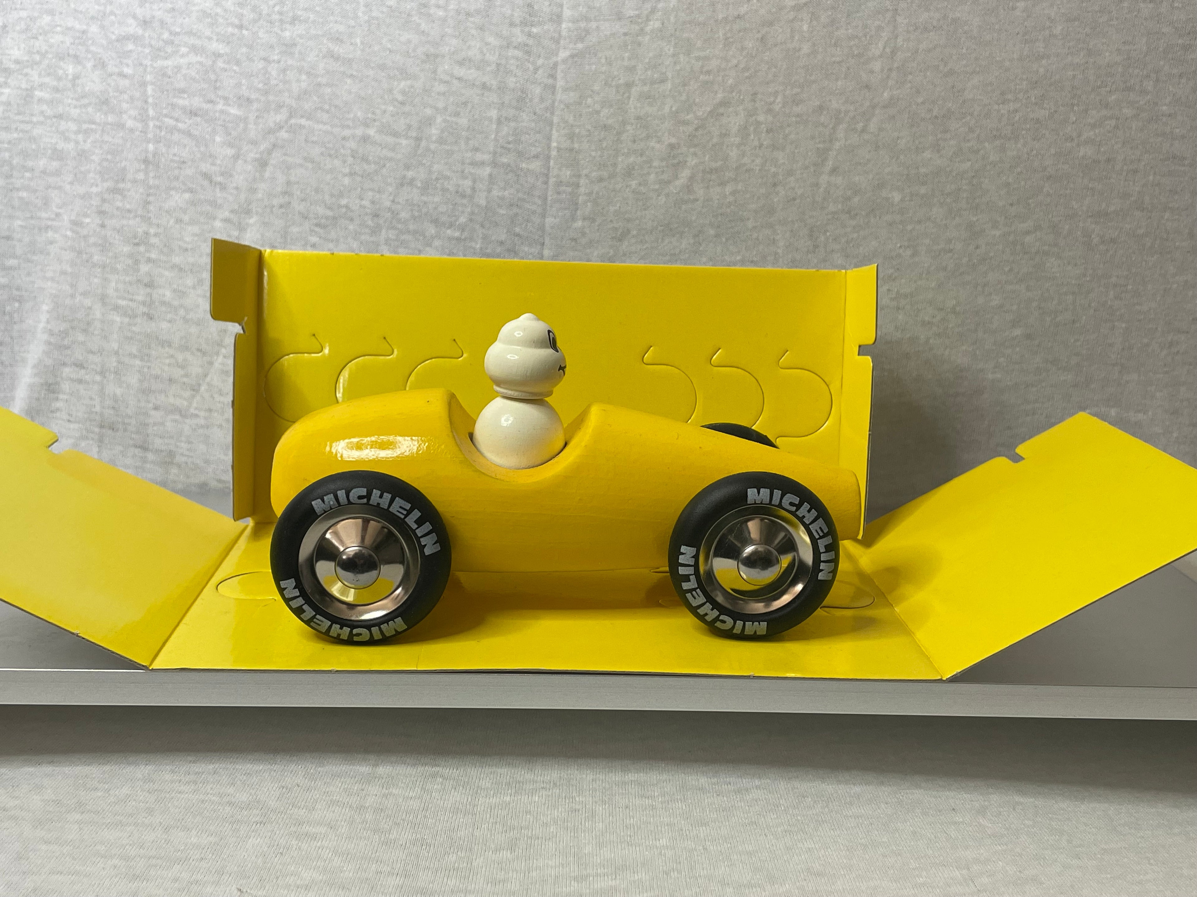 MICHELIN BIBENDUM VILAC FORMULE 1 EN BOIS