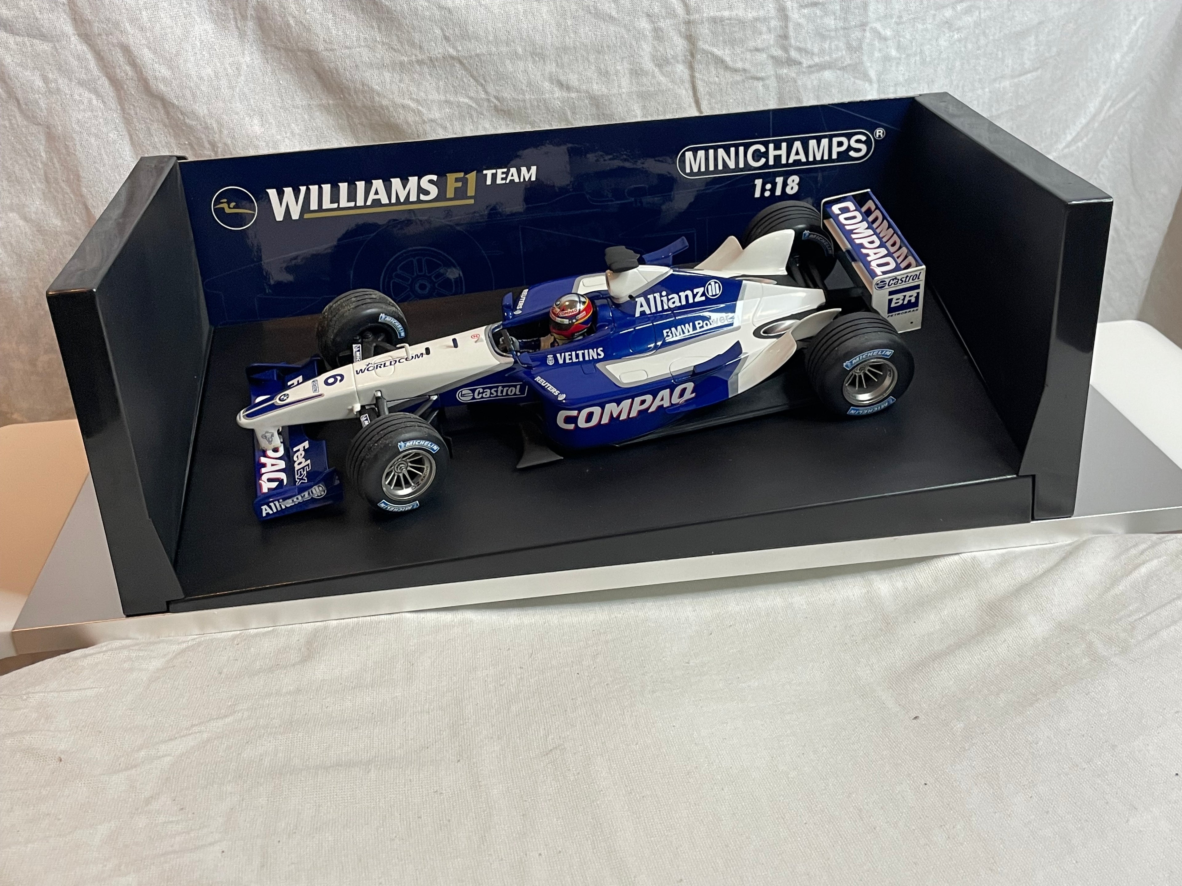 WILLIAMS BMW FW24 #6 PNEUS MICHELIN F1