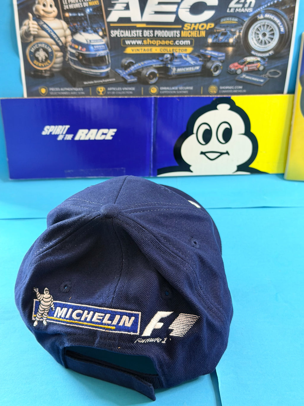 Vue arrière de la casquette Michelin Formula 1 avec logos Bibendum Michelin et F1 brodés.
