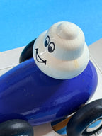 Détail de Bibendum au volant du jouet VILAC Michelin Formula 1 bleue