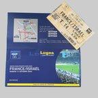 Billet original VIP France–Israël du 11 octobre 2003, loge 139 au Stade de France, présenté avec sa pochette officielle de collection.
