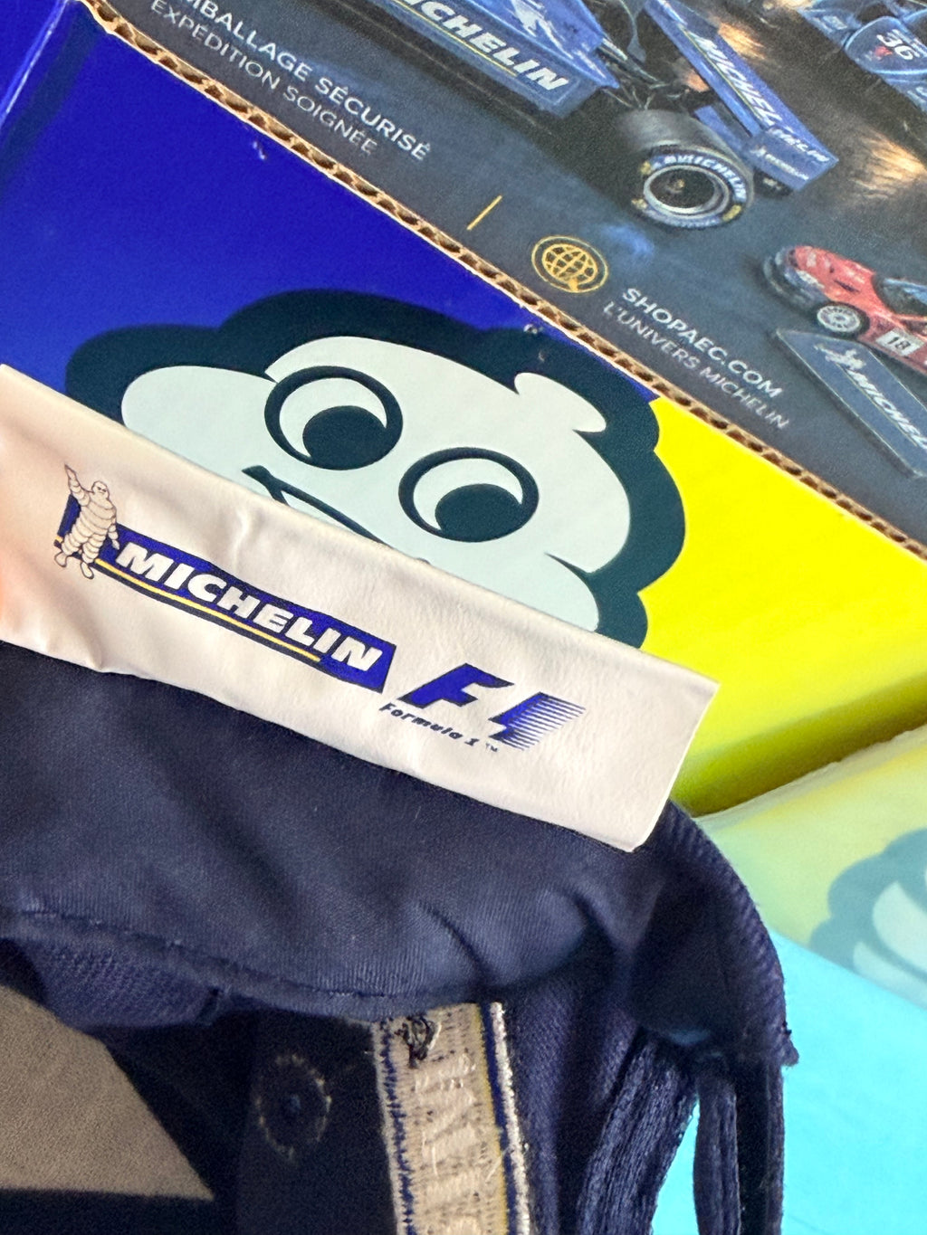 Étiquette intérieure officielle Formula One Licensing de la casquette Michelin F1 Spirit of the Race.