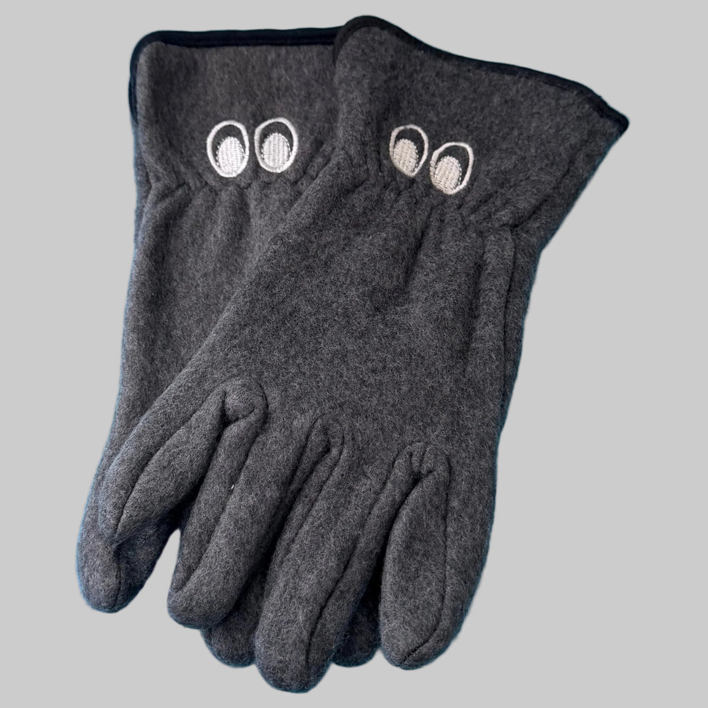 Paire de gants polaires Michelin gris anthracite avec yeux de Bibendum brodés en blanc.