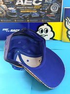 Intérieur de la casquette Michelin Podium collector avec visière bleue bordée de jaune et système de réglage arrière
