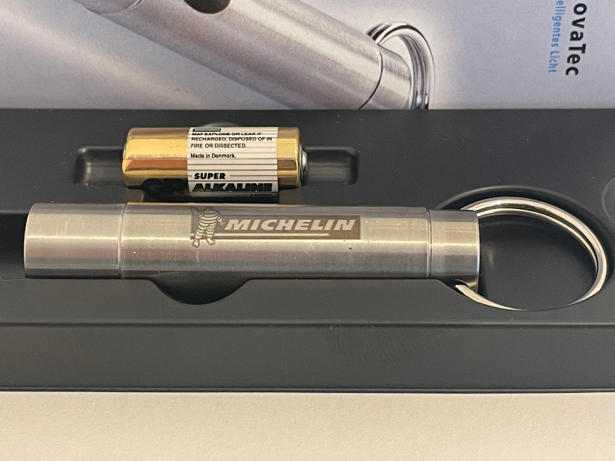 Petite lampe torche Michelin avec anneau porte-clés et marquage Michelin