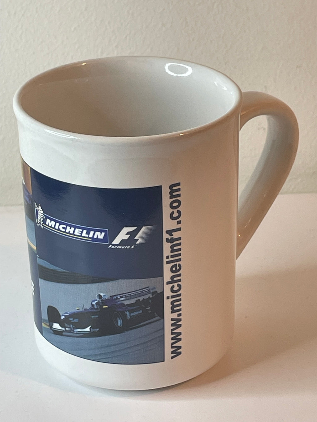 Mug F1 Spirit Race neuf jamais utilisé – vue latérale du décor Formula 1
