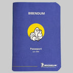 Passeport Bibendum Michelin de juin 2004, un document de collection au graphisme emblématique bleu et jaune.