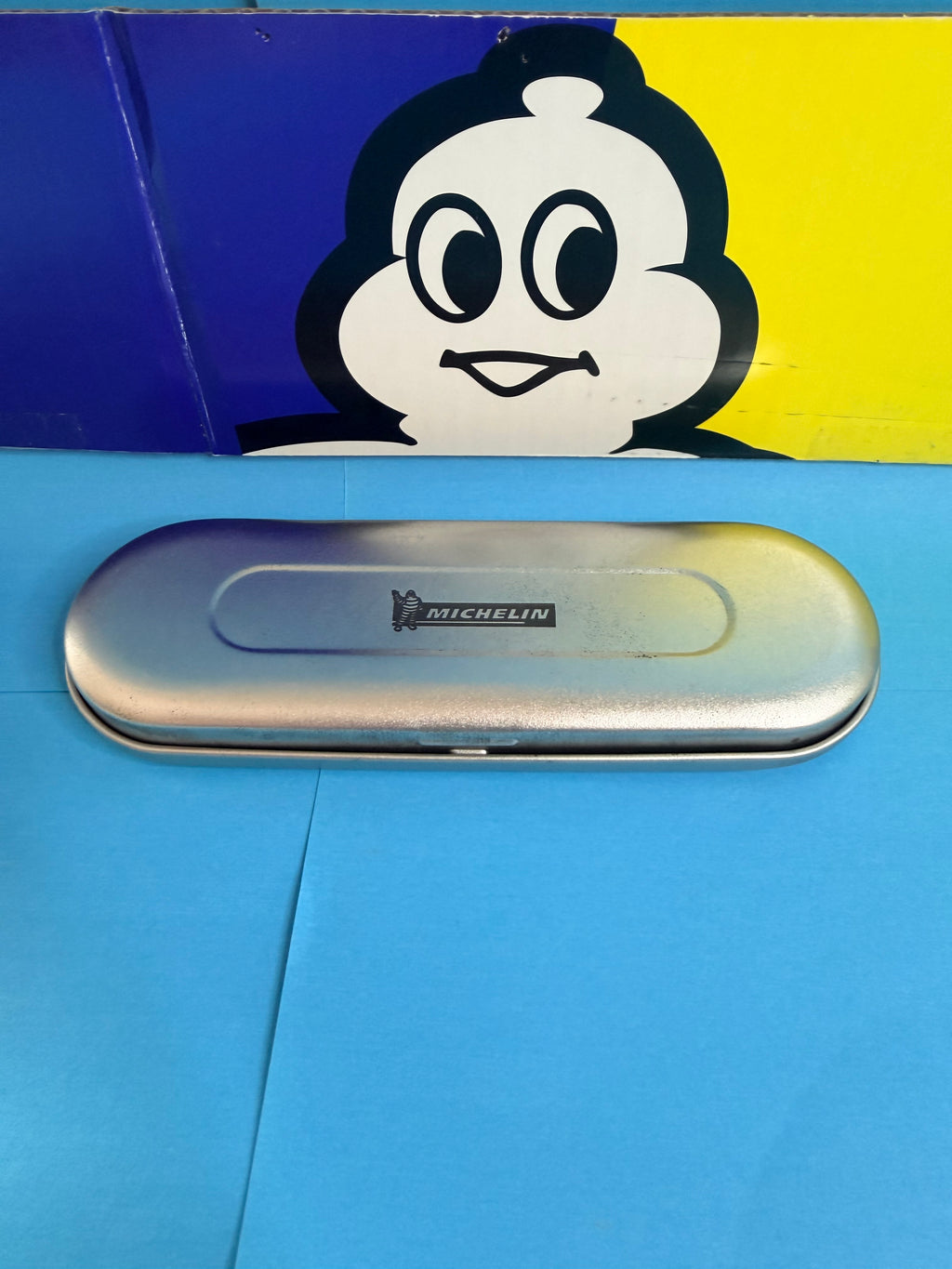 RARE STYLO BILLE MICHELIN ADDEX DESIGN EN METAL