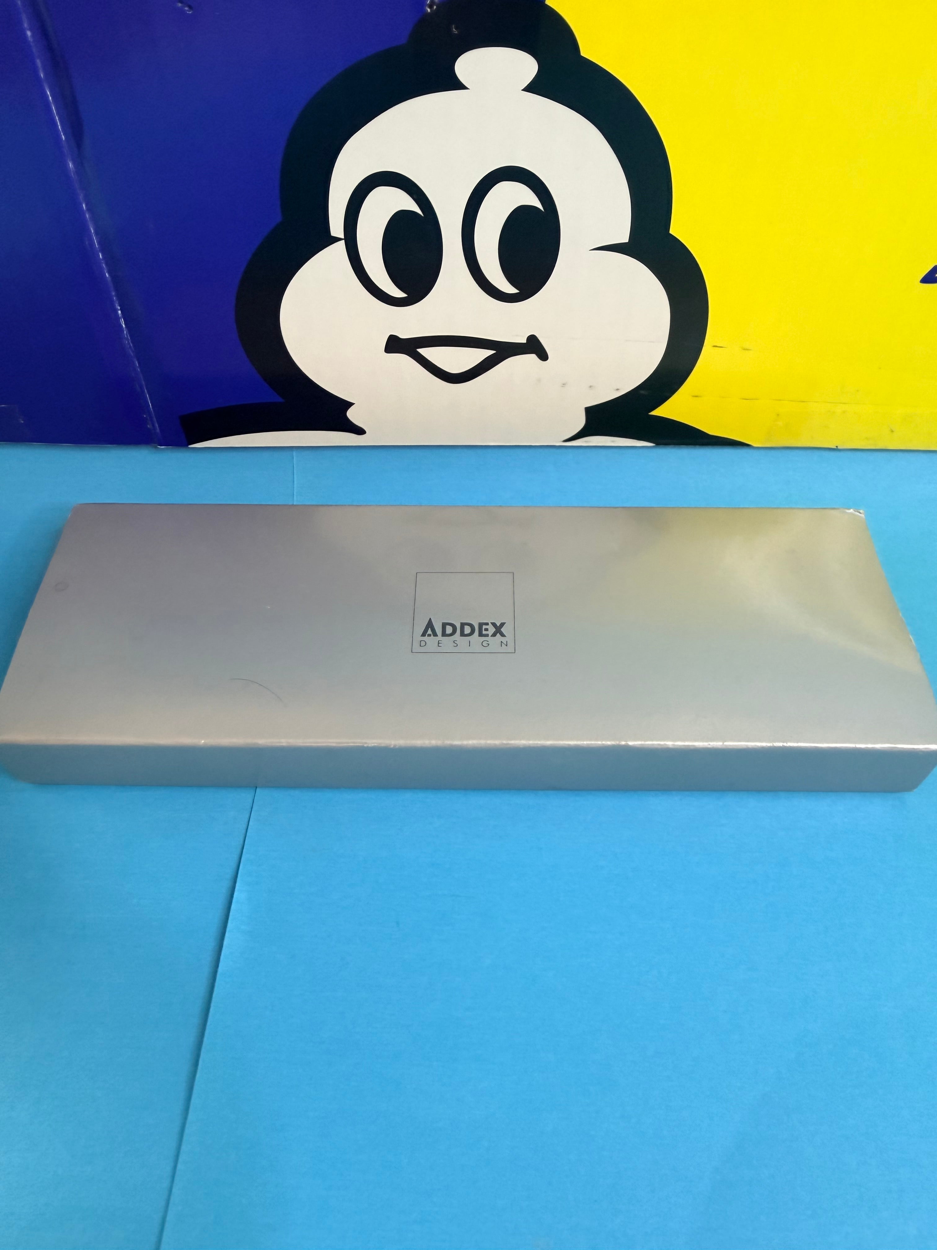 RARE STYLO BILLE MICHELIN ADDEX DESIGN EN METAL