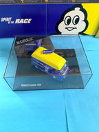 Renault Estafette Michelin Norev 1/43 sur son socle de présentation, livrée bleue et jaune avec Bibendum.