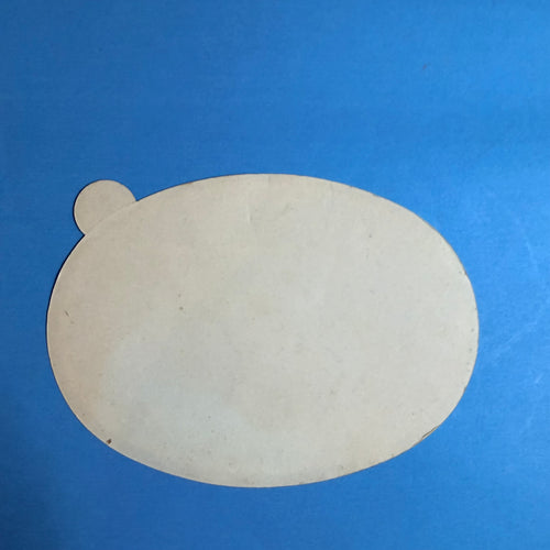 Verso papier blanc d'un ancien autocollant publicitaire Michelin ovale avec languette.