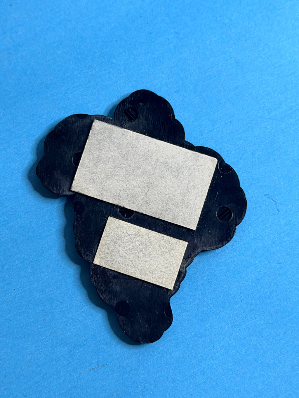 Dos du Bibendum MICHELIN avec deux bandes autocollantes de fixation – objet de collection neuf