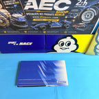 Vue arrière de l'agenda Michelin 2004 de collection, couverture bleue avec logo Michelin et anciennes adresses internet Michelin Sport et Michelin F1.