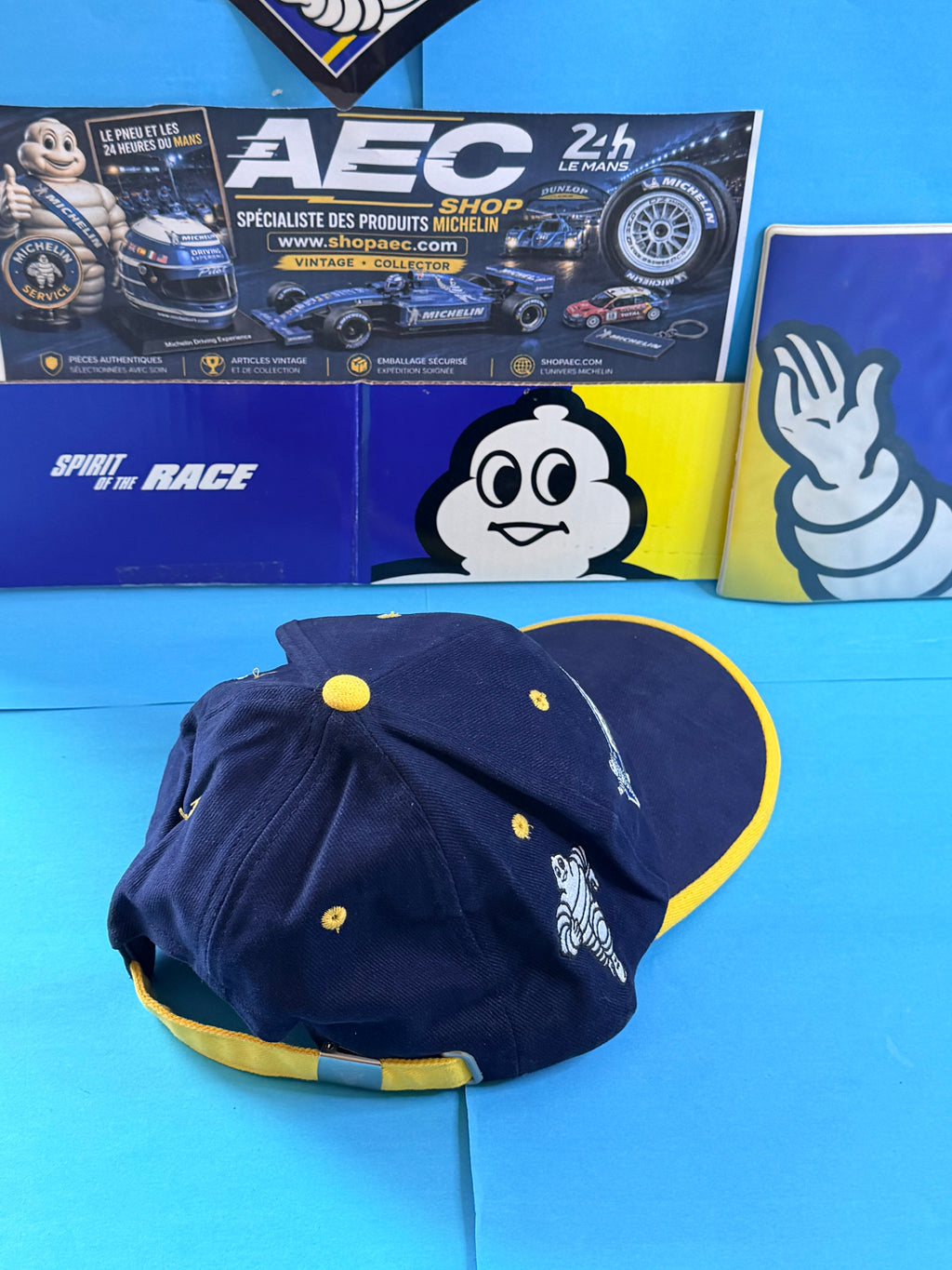Vue arrière casquette Michelin F1 neuve avec Bibendum brodé et sangle jaune réglable