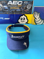 Vue de face de la visière Michelin F1 Spirit of the Race présentée dans l’univers collection Shop AEC.